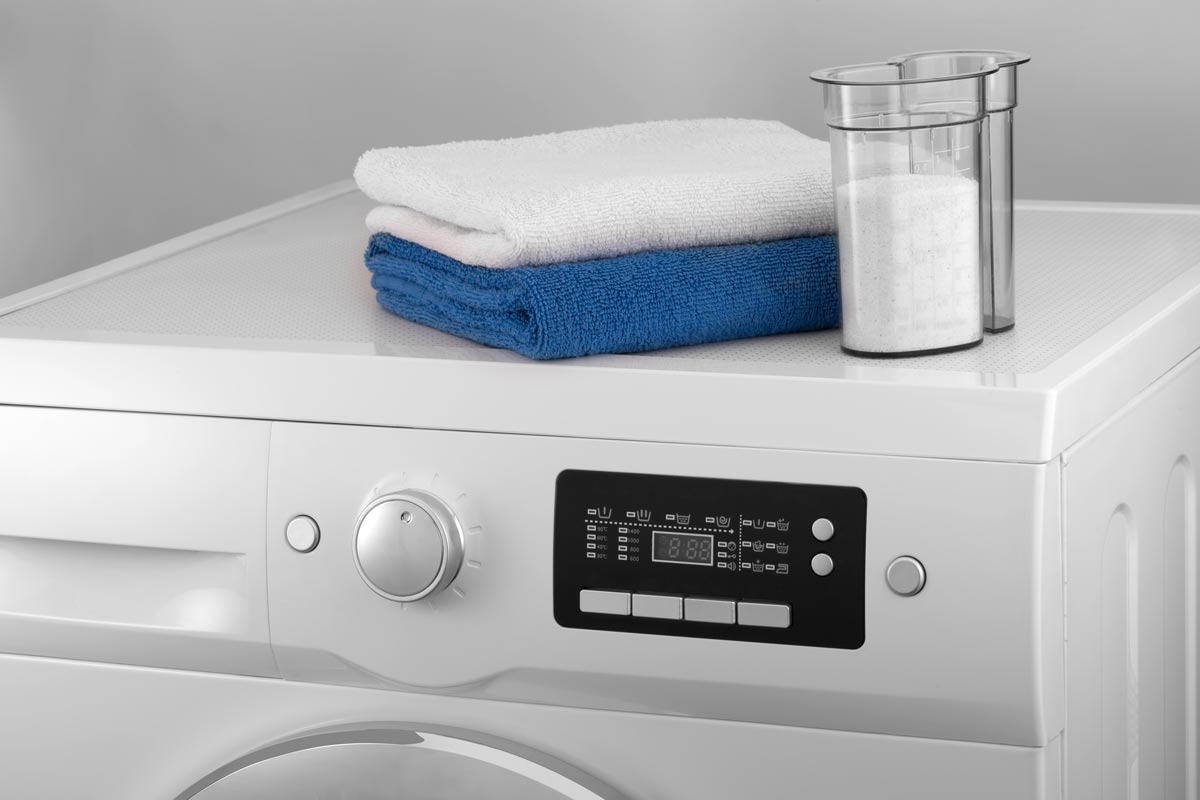 對 100% 棉遵循相同的建議，但用冷水到溫水機洗。